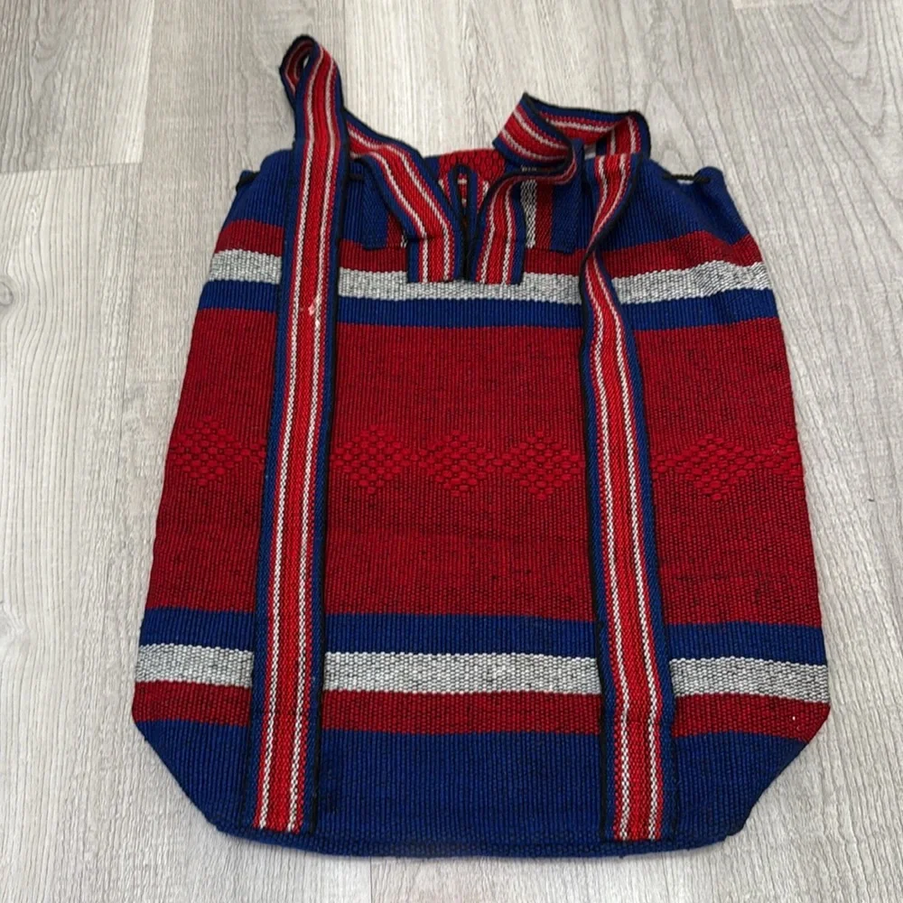 Colorful Striped Tote Bag with Chicago Cubs Design. B3